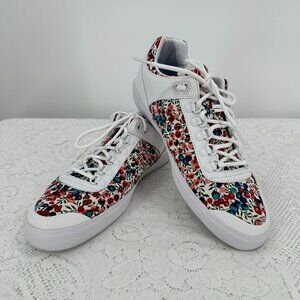 K Swiss Floral White sole sneakers White lace up, white soles US size 8.5, EU 40